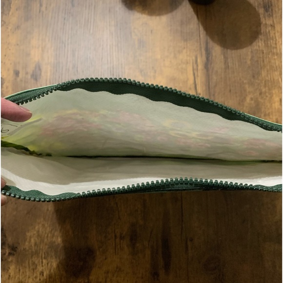 Large Pouch - Picture 2 of 4